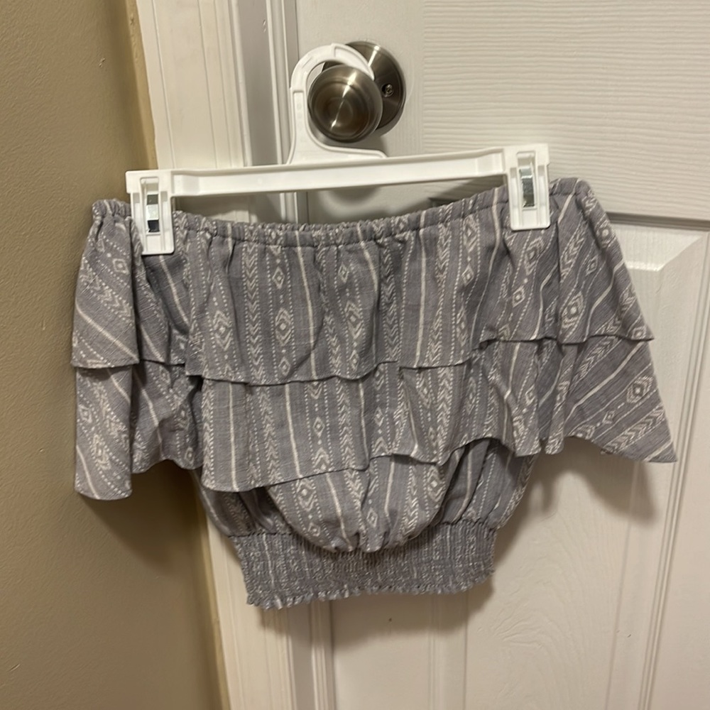 Off Shoulder Ruffle Top - Picture 2 of 3